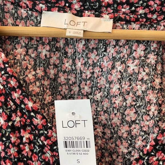 LOFT Floral Puff Sleeve Top Small - Picture 7 of 8